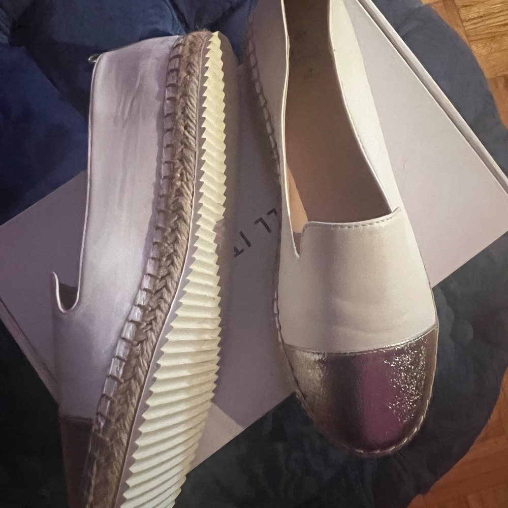 Call it Spring Espadrille Shoe New in Box! - Picture 2 of 7